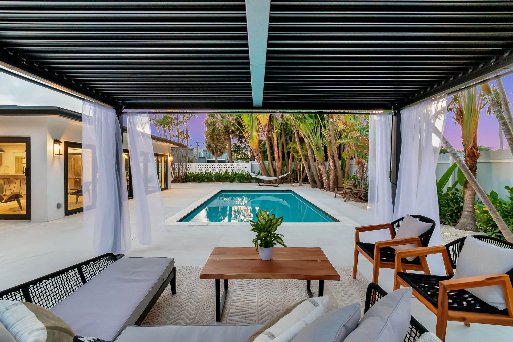 Modern Oasis gallery image 1